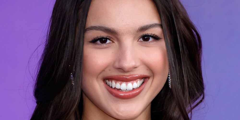 Olivia Rodrigo aborda seu relacionamento em meio a rumores de Louis Partridge, revela onde ela e Sabrina Carpenter estão hoje e muito mais | EG, Olivia Rodrigo, Sabrina Carpenter, Apresentação de slides | Notícias e fofocas sobre celebridades Entretenimento, fotos e vídeos