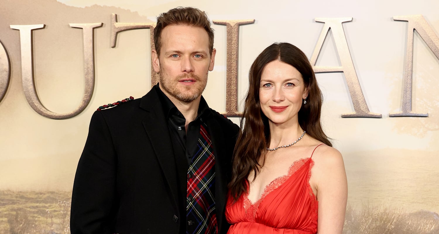 Sam Heughan usa vestido tradicional escocês na estreia da 8ª temporada de ‘Outlander’ Caitriona Balfe | Caitriona Balfe, Cesar Domboy, Charles Vanderwart, David Berry, John Bell, Lauren Lyle, Outlander, Richard Rankin, Sam Heughan, Sophie Skelton | Notícias e fofocas sobre celebridades Entretenimento, fotos e vídeos
