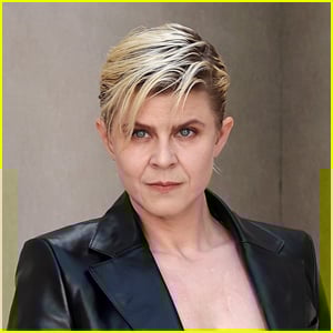 ‘Blow My Mind’ Lyrics: Robyn Reworks 2002 Song to Be About Her Child & Love Life