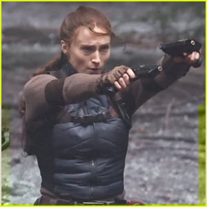 'Tomb Raider' Set Photos: Sophie Turner Wields Guns in Iconic Lara Croft Costume for Intense Action Scene!