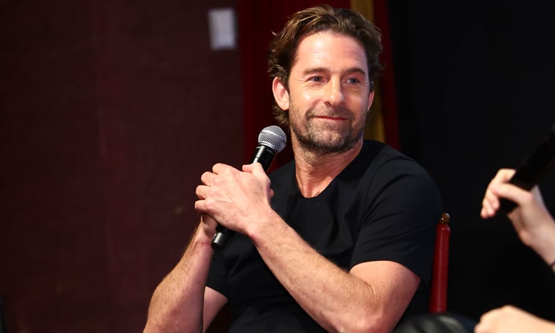 Scott Speedman comparece à estreia de ‘RJ Decker’ em Nova York RJ Decker, Scott Speedman, TV | Notícias e fofocas sobre celebridades Entretenimento, fotos e vídeos