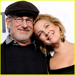 Steven Spielberg Says 'E.T.' Made Him Want Kids, Jokes He 'Kind of Adopted' Drew Barrymore