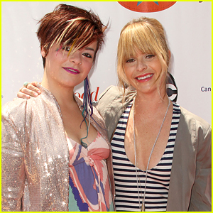 Taryn Manning Shown Physically Attacking Girlfriend Holly Hartman on Video