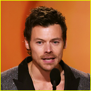  Harry Styles Sings Someone Needing Love After Being Lonely in Paris - Listen Now!