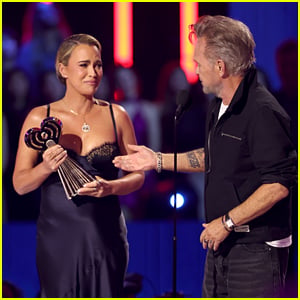 Teddi Mellencamp Tearfully Honors Her Dad John With the Icon Award at iHeartRadio Event, Then Gets to Keep It
