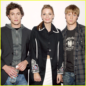  Mischa Barton's Shocking Exit, Adam Brody's Bad Behavior on Set, & Emma Stone's Audition!