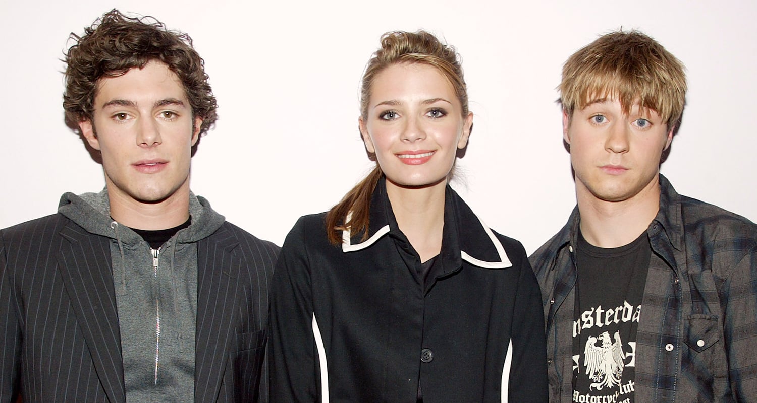 Bombas de livro ‘Bem-vindo ao OC’: a saída chocante de Mischa Barton, o mau comportamento de Adam Brody registrado e a audição de Emma Stone! | Adam Brody, Alan Dale, Autumn Reeser, Benjamin McKenzie, Chris Carmack, EG, Broad, Kelly Rowan, Melinda Clarke, Mischa Barton, Peter Gallagher, Rachel Bilson, Apresentação de slides, Tate Donovan, OC, Willa Holland | Notícias e fofocas sobre celebridades Entretenimento, fotos e vídeos