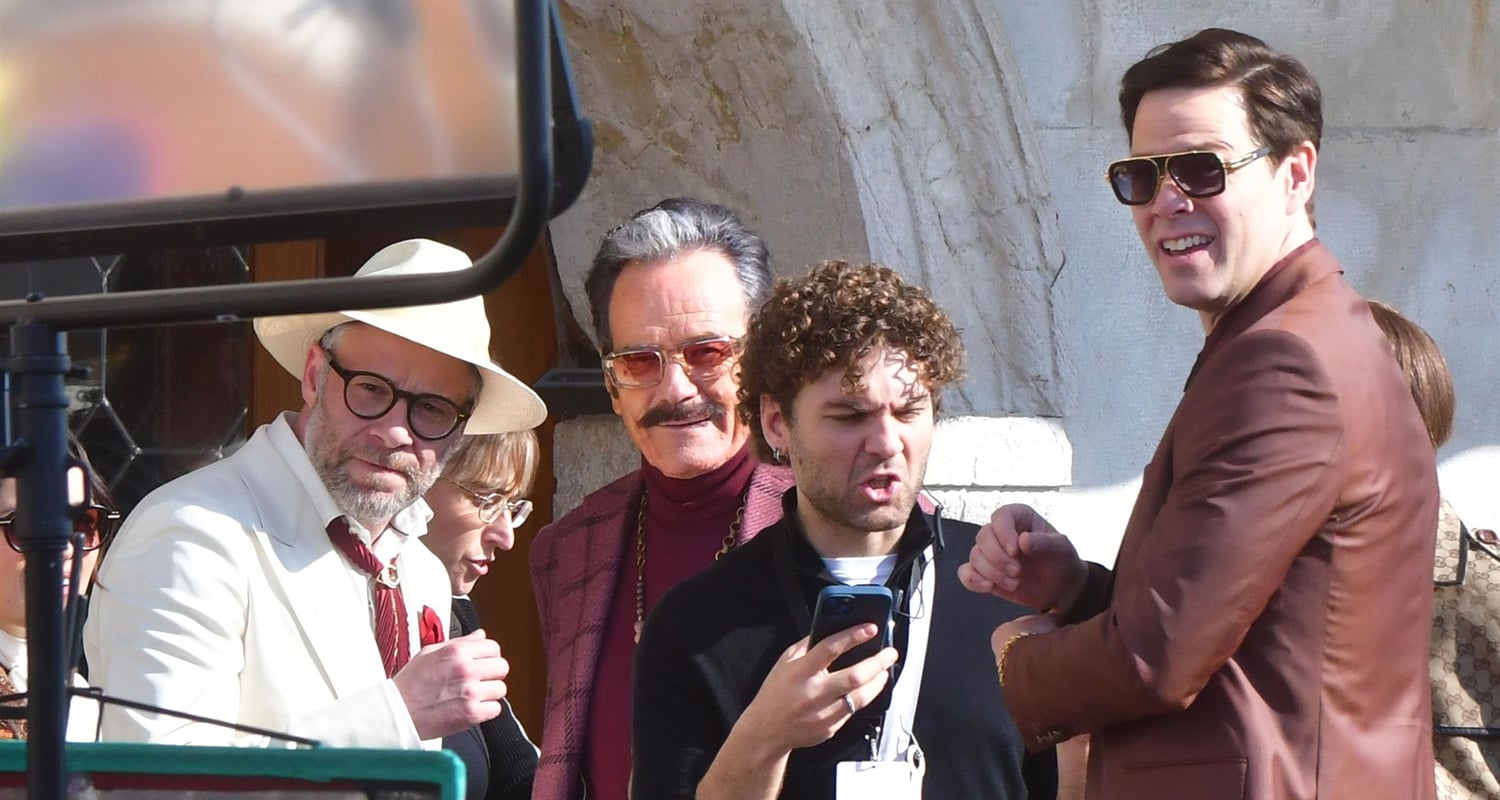 Seth Rogen, Bryan Cranston, Ike Barinholtz e outros retornarão ao trabalho na 2ª temporada de ‘The Studio’ na Itália após a morte de Kathryn O’Hara | Bryan Cranston, Chase Sui Wonders, Ike Barinholtz, Julia Garner, Kathryn Hahn, Michael Keaton, Seth Rogen, Estúdio | Notícias e fofocas sobre celebridades Entretenimento, fotos e vídeos