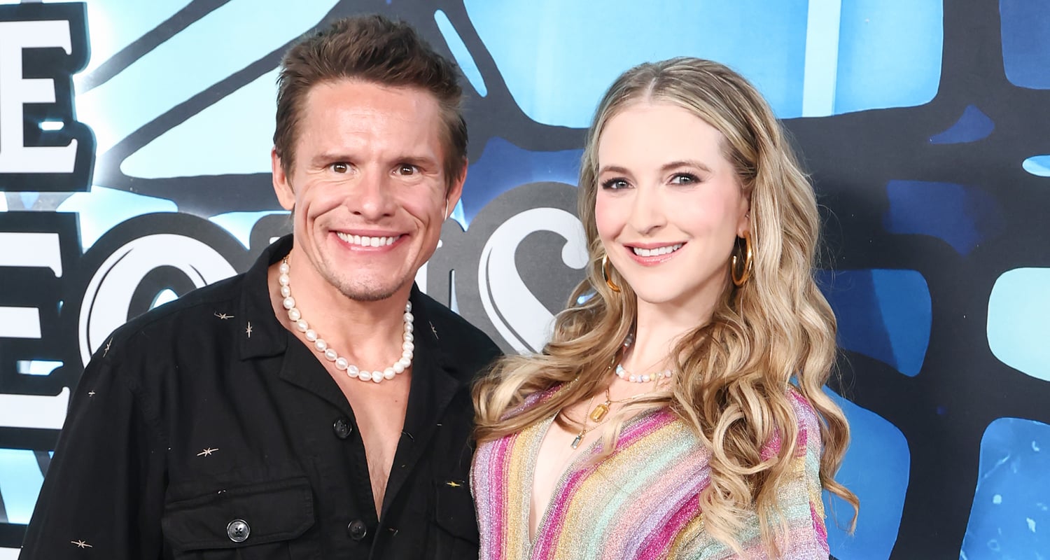 O ator Tony Cavalero e sua esposa Annie dão as boas-vindas ao primeiro filho – descubra seu nome exclusivo! | Annie Cavalero, bebê, nascimento, filhos famosos, Tony Cavalero | Notícias e fofocas sobre celebridades Entretenimento, fotos e vídeos