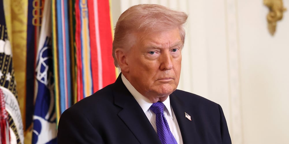 Trump comprou até US$ 1,25 milhão em títulos da Netflix, de acordo com novas divulgações financeiras | Donald Trump, Netflix | Notícias e fofocas sobre celebridades Entretenimento, fotos e vídeos