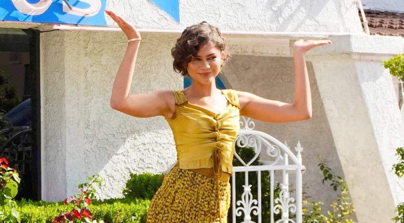 Zendaya visita a capela de casamento em Las Vegas para a imprensa ‘The Drama’, exibindo seu anel Alana Haim, Drama, Zendaya | Notícias e fofocas sobre celebridades Entretenimento, fotos e vídeos