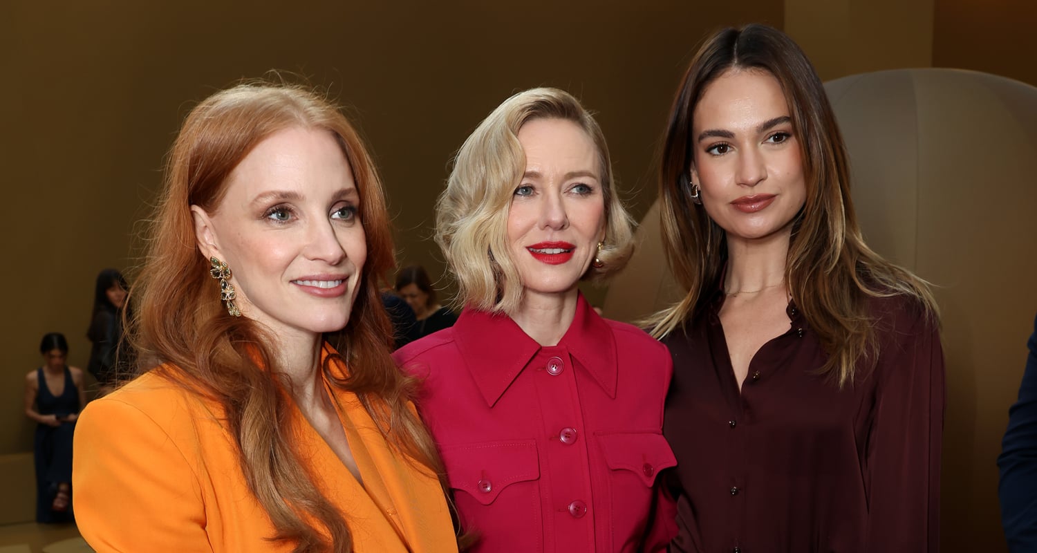 Jessica Chastain senta na primeira fila com Naomi Watts e Lily James no Zimmerman Fashion Show em Paris | Gugu Mbatha-Raw, Lily James, Molly Sims, Naomi Watts, Oprah Winfrey, Poppy Delevingne | Notícias e fofocas sobre celebridades Entretenimento, fotos e vídeos