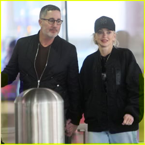 Anna Faris Arrives Back Home in L.A. with Husband Michael Barrett