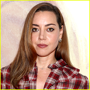 Aubrey Plaza Photographed For First Time Since Pregnancy Reveal