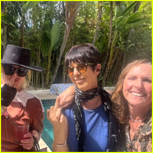 Britney Spears Hangs Out With Diane Warren & Molly Shannon on Easter Sunday