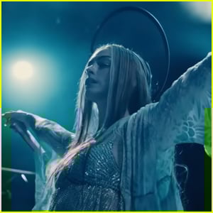 A24 Debuts Behind-the-Scenes First Look at 'Mother Mary' Movie Starring Anne Hathaway - Watch Now!