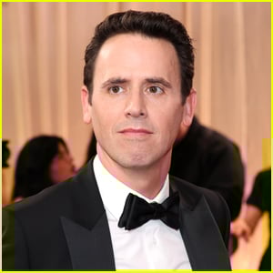 Oz Pearlman Reveals What Was Written on the Paper He Showed Melania Trump & Karoline Leavitt the Moment the Gunfire Started at Correspondents' Dinner