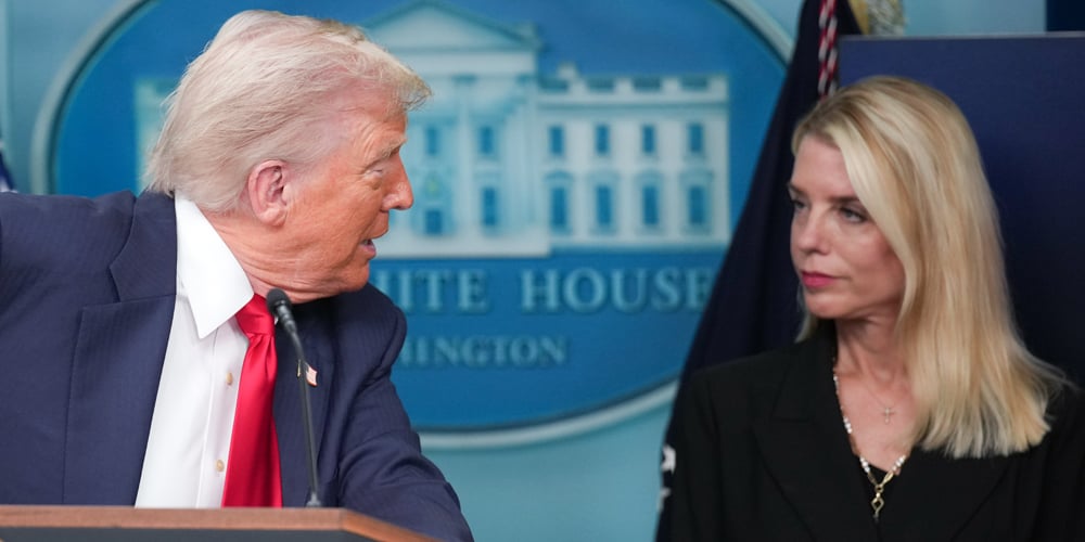 Trump’s Blunt 4-Word Firing of Pam Bondi Revealed Alongside Her Initial Response to the News: Report