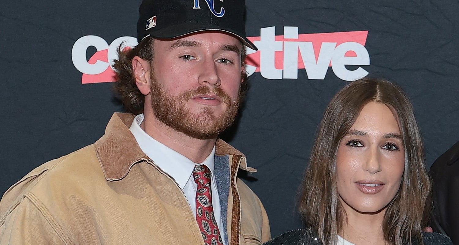 West Wilson & Amanda Batula Spotted on Kiss Cam at Yankees Game | amanda batula, Summer House, West Wilson | Celebrity News and Gossip | Entertainment, Photos and Videos